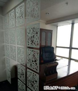 临街大通间带家具办公服装美容室）天山区小西门汇丰大厦120平 - 乌鲁木齐28生活网 xj.28life.com