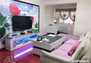 沙区扬子江路红+月北一区两居室 2400/月方便看房 - 乌鲁木齐28生活网 xj.28life.com