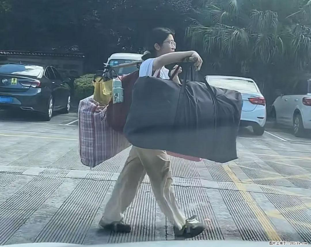 全网追的“扁担女孩”,找了一份暑假工,时薪12元 - 乌鲁木齐生活资讯 - 乌鲁木齐28生活网 xj.28life.com