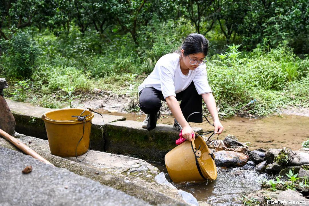 全网追的“扁担女孩”,找了一份暑假工,时薪12元 - 乌鲁木齐生活资讯 - 乌鲁木齐28生活网 xj.28life.com