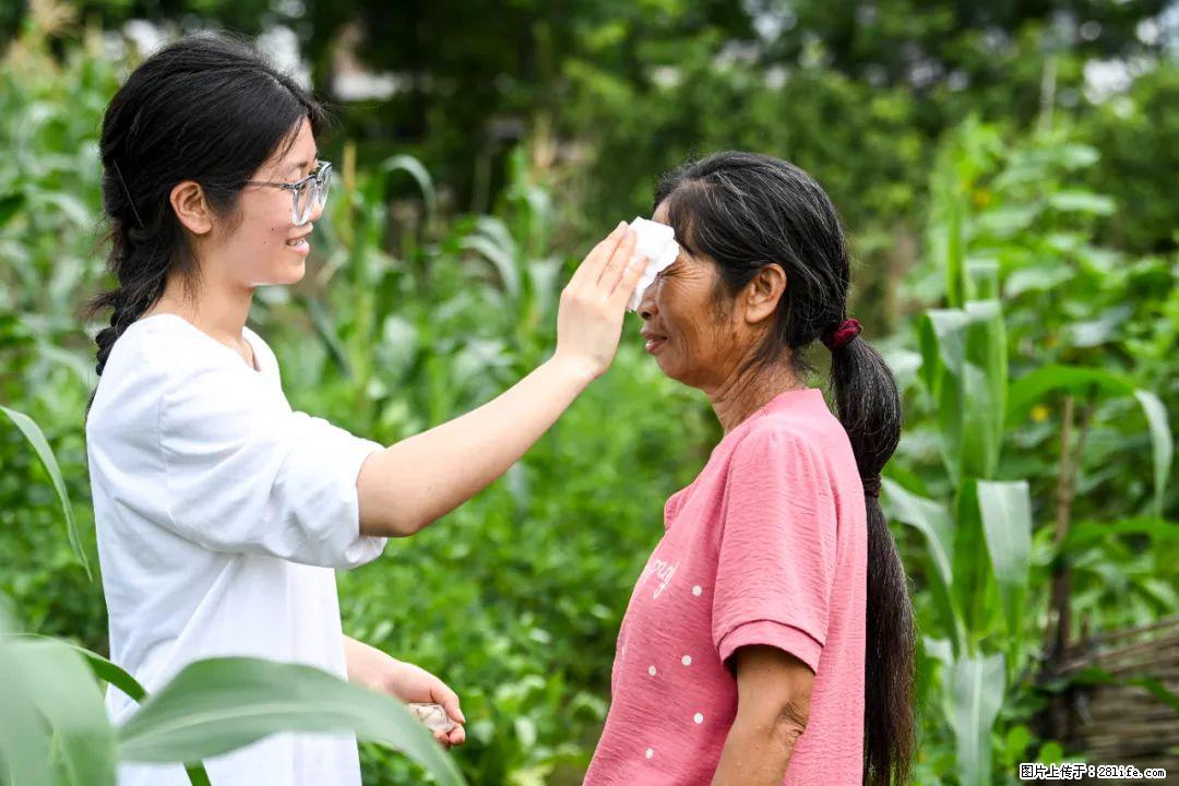 全网追的“扁担女孩”,找了一份暑假工,时薪12元 - 乌鲁木齐生活资讯 - 乌鲁木齐28生活网 xj.28life.com